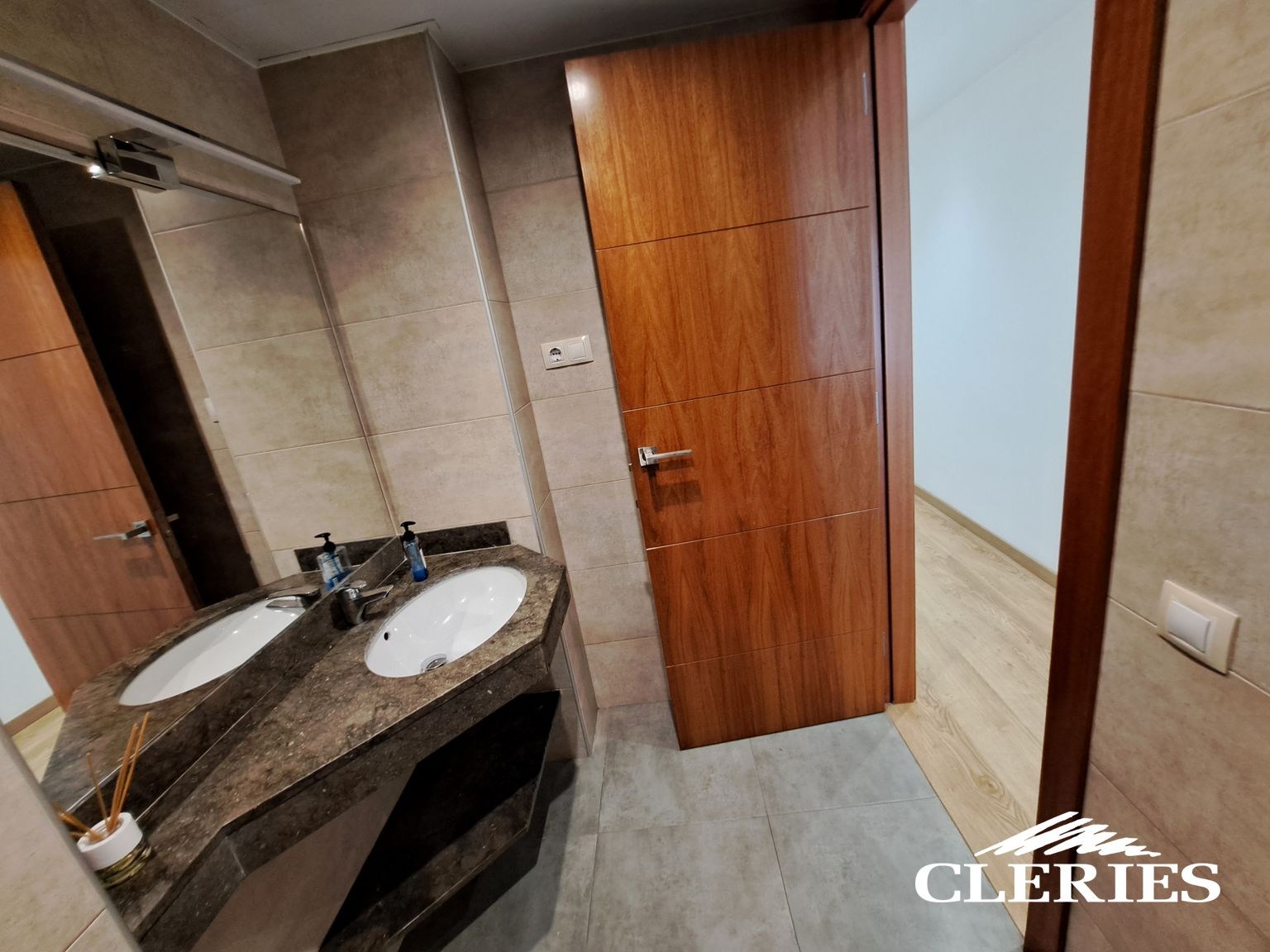 /RealEstateImages/6867/20260410_125941 [Resolucion de Escritorio].jpg